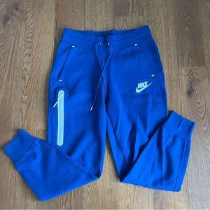Nike women’s tech fleece joggers